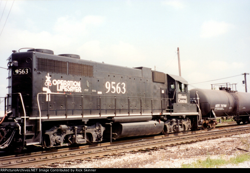 IC 9563